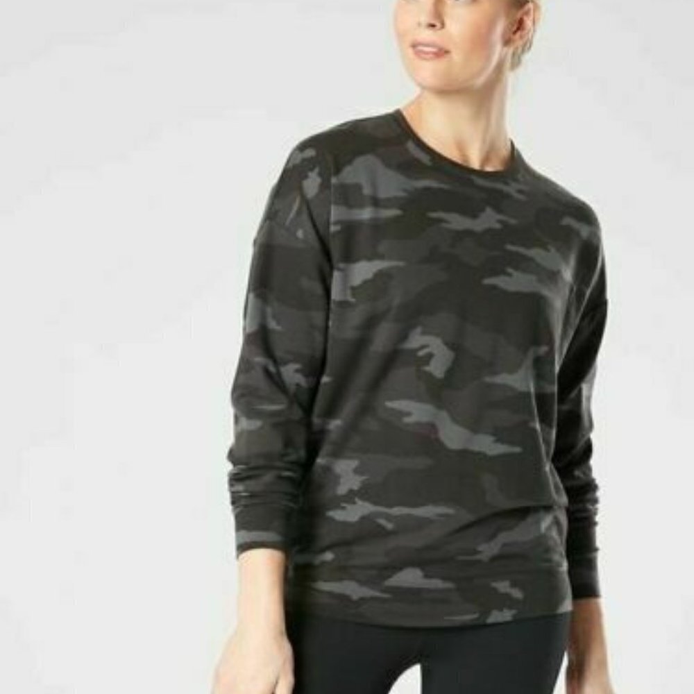✅Athleta Studio to Street Gray & Black Camo Crew Neck Pullover Sweatshirt MEDIUM